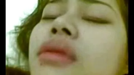 Mặc tai phim hentai quần áo đàn ông trẻ, tóc vàng ở phía trước của các webcam,