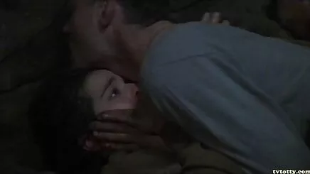 Cô gái tỉa trong phòng ngủ tai phim sex hoat hinh mien phi của cô, cam