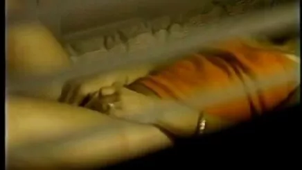 Ngón tay tóc tải phim sex thủ dâm vàng với đồ chơi